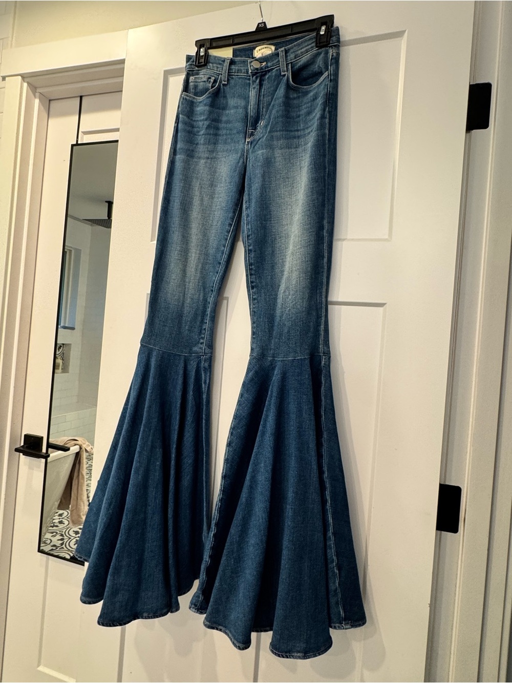 NWT L’agence Sevyn High Rise Ultra Flare - Picture 2 of 6